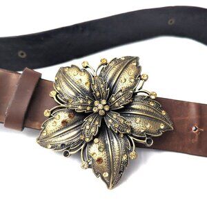 Brown leather belt with gorgeous buckle - size 32-36 inches